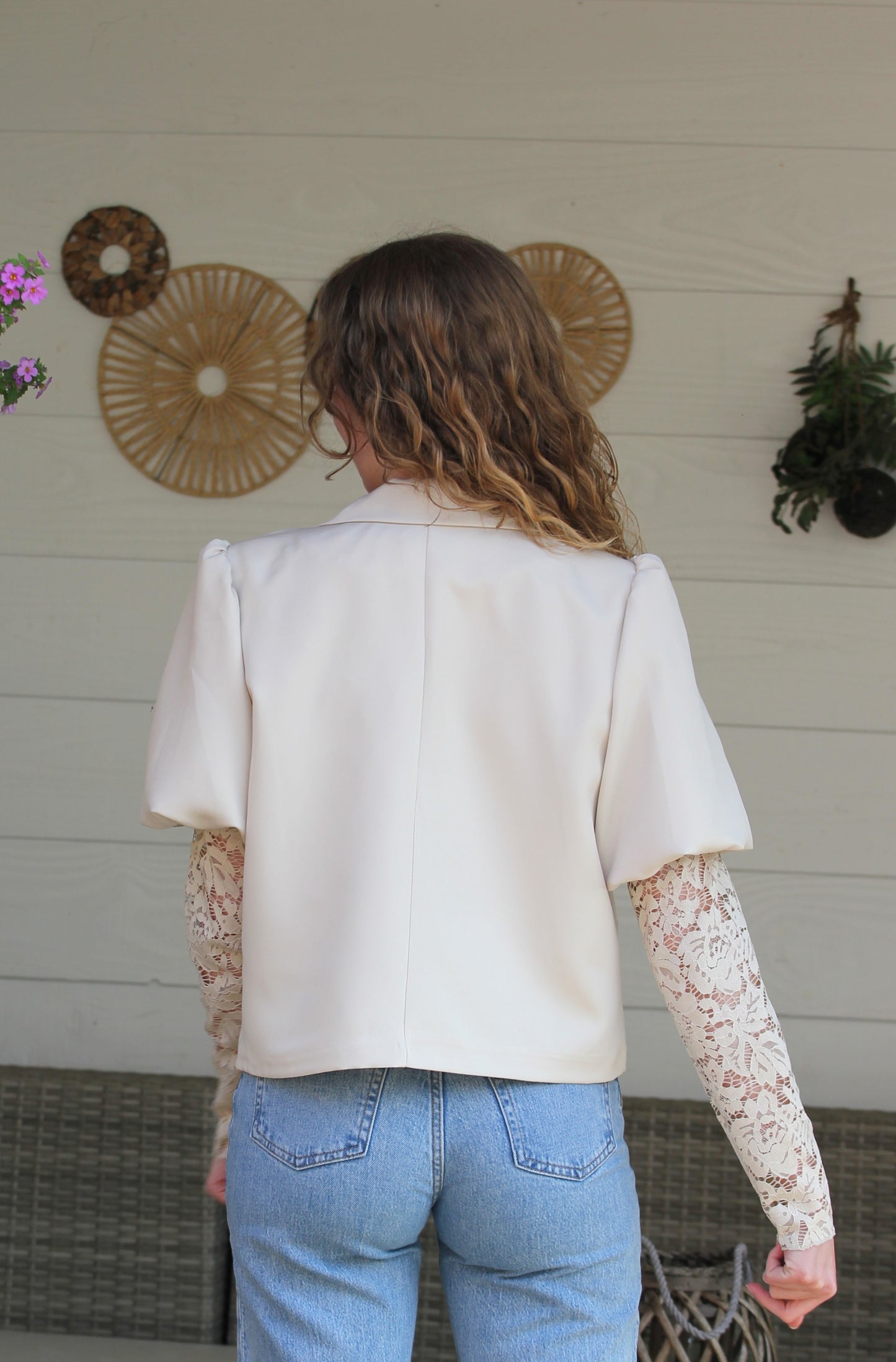 Puff blazer Noor | Korte beige blazer met pofmouwen - Iristra