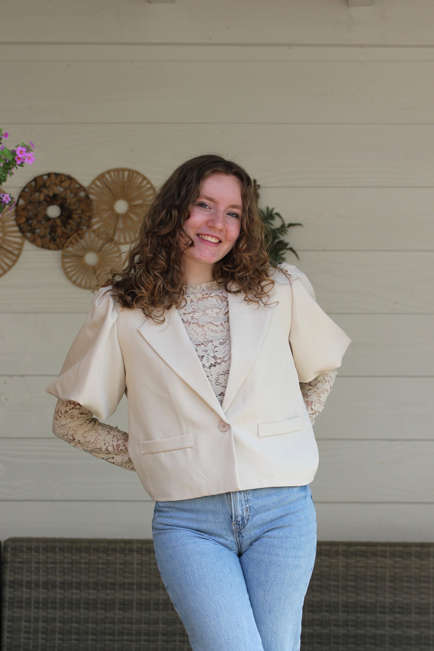 Puff blazer Noor | Korte beige blazer met pofmouwen - Iristra