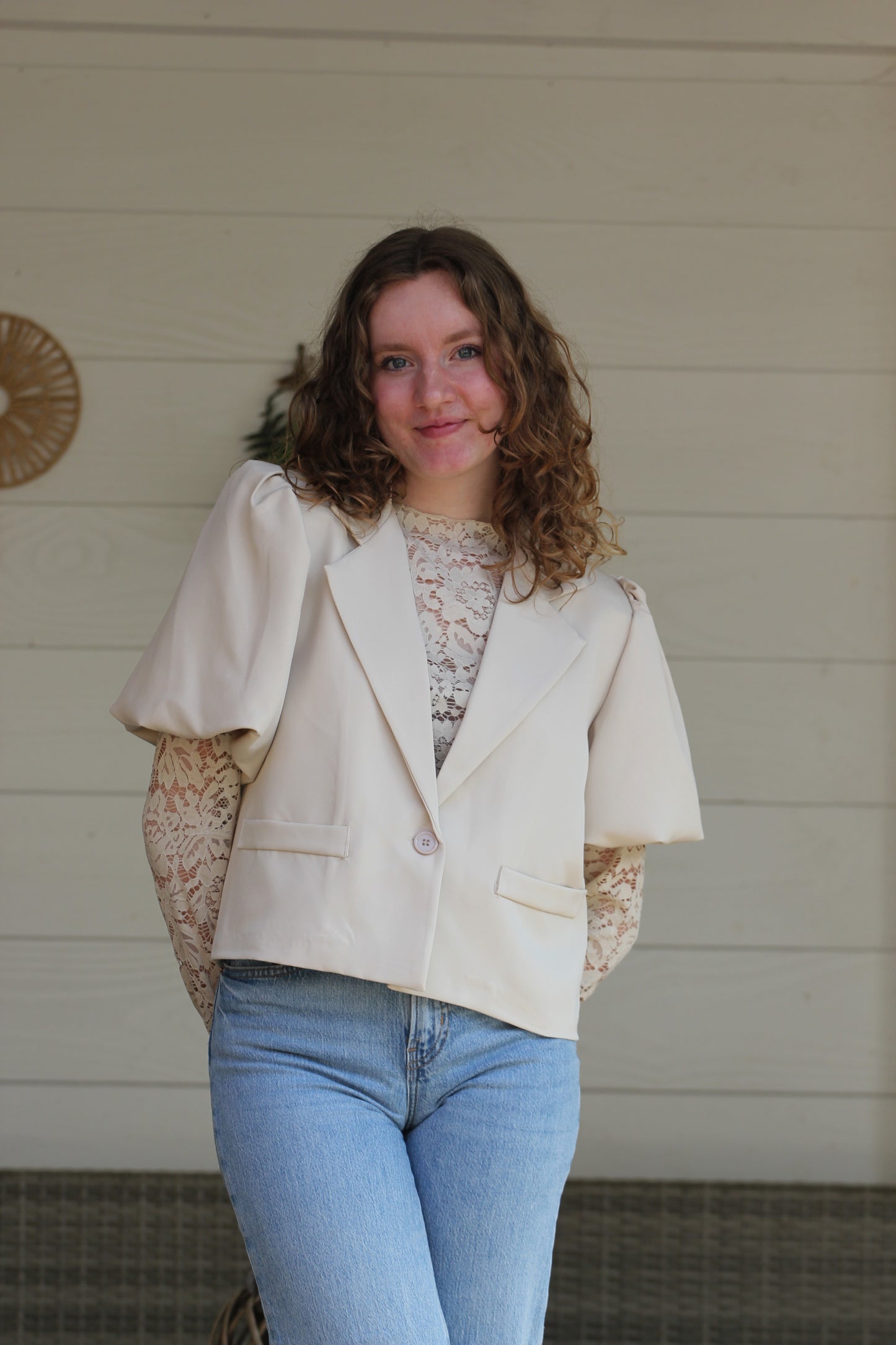 Puff blazer Noor | Korte beige blazer met pofmouwen - Iristra