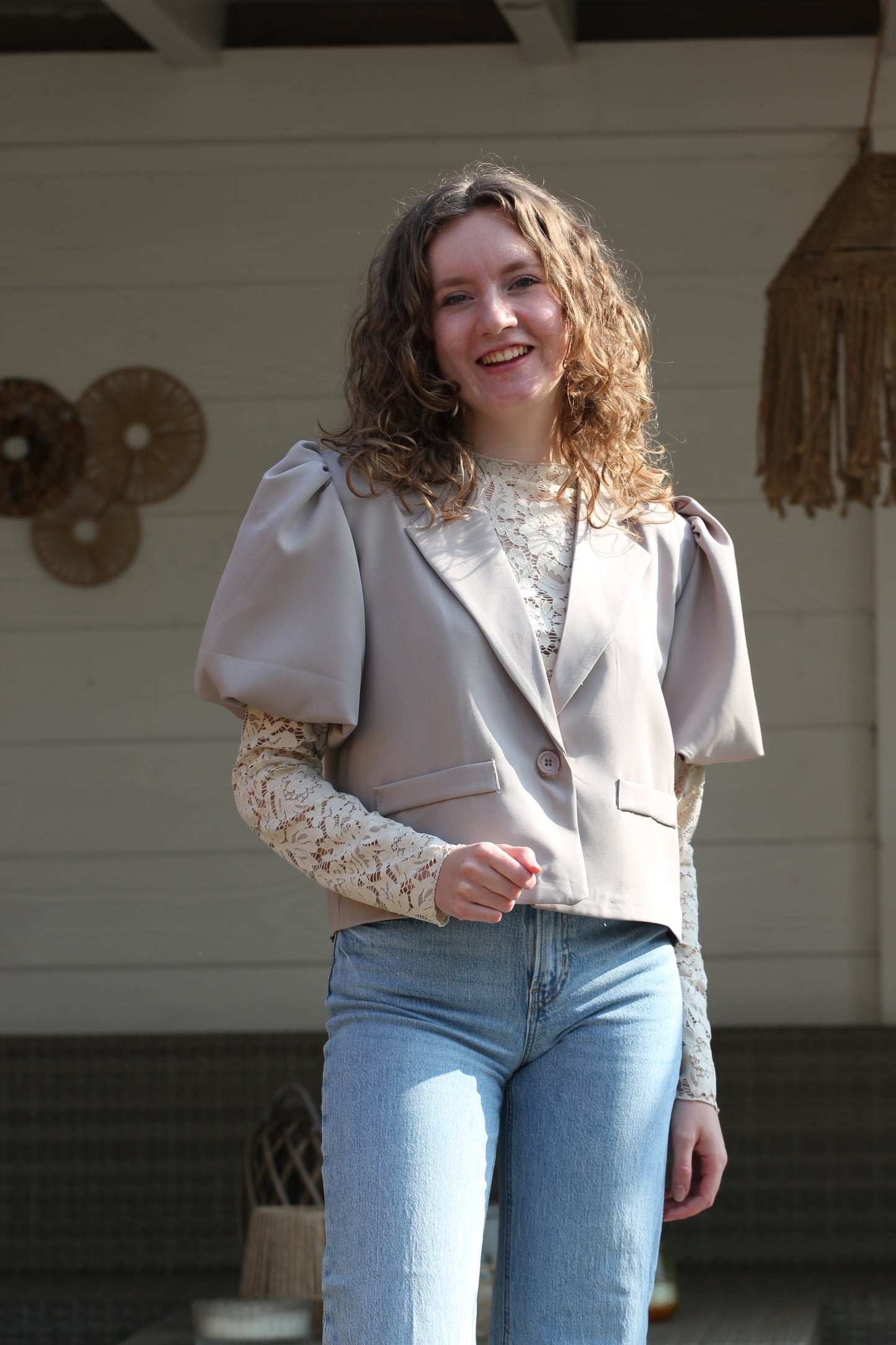 Puff blazer Noor | Korte taupe blazer met pofmouwen - Iristra