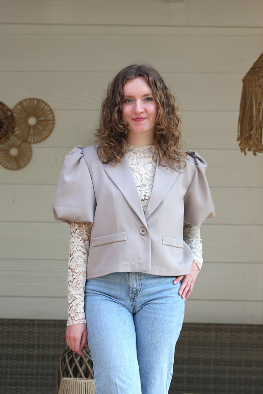 Kanten mesh top Tess | Beige top met lange mouwen en ronde hals - Iristra