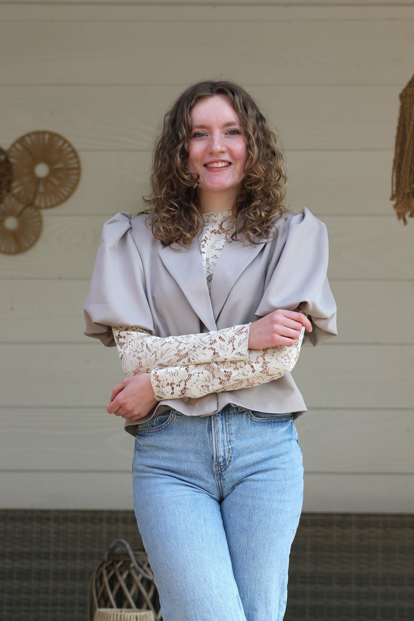 Puff blazer Noor | Korte taupe blazer met pofmouwen - Iristra