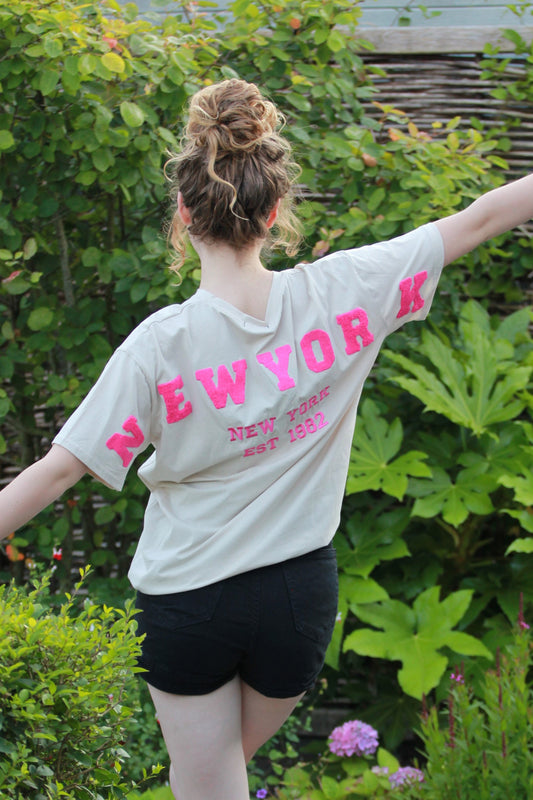 Shirt met Barbie Roze 'NEW YORK' print Julia | Beige - Iristra