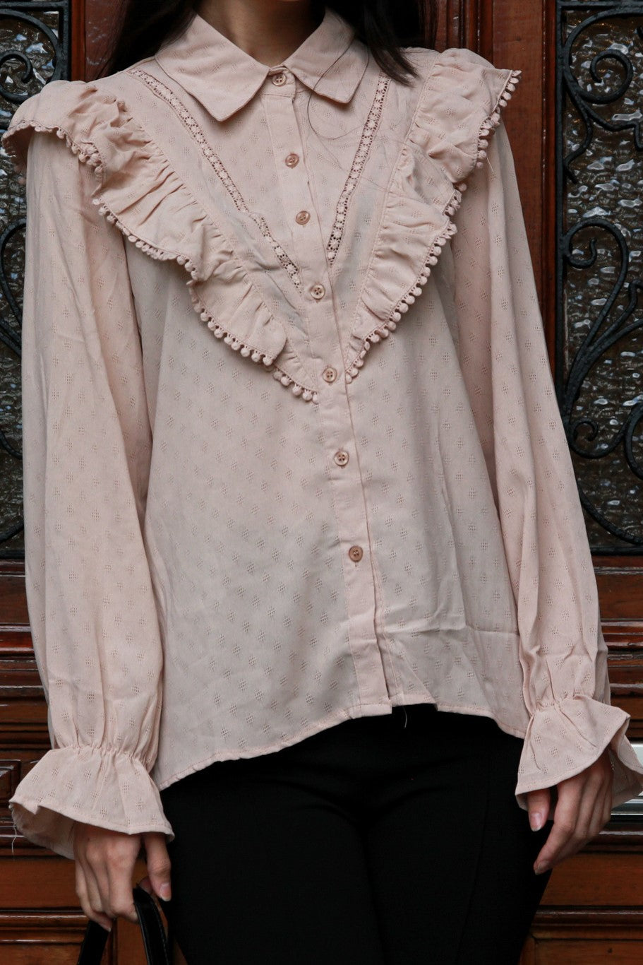 Romantische blouse met kanten details, ruffles, luxe uitstraling