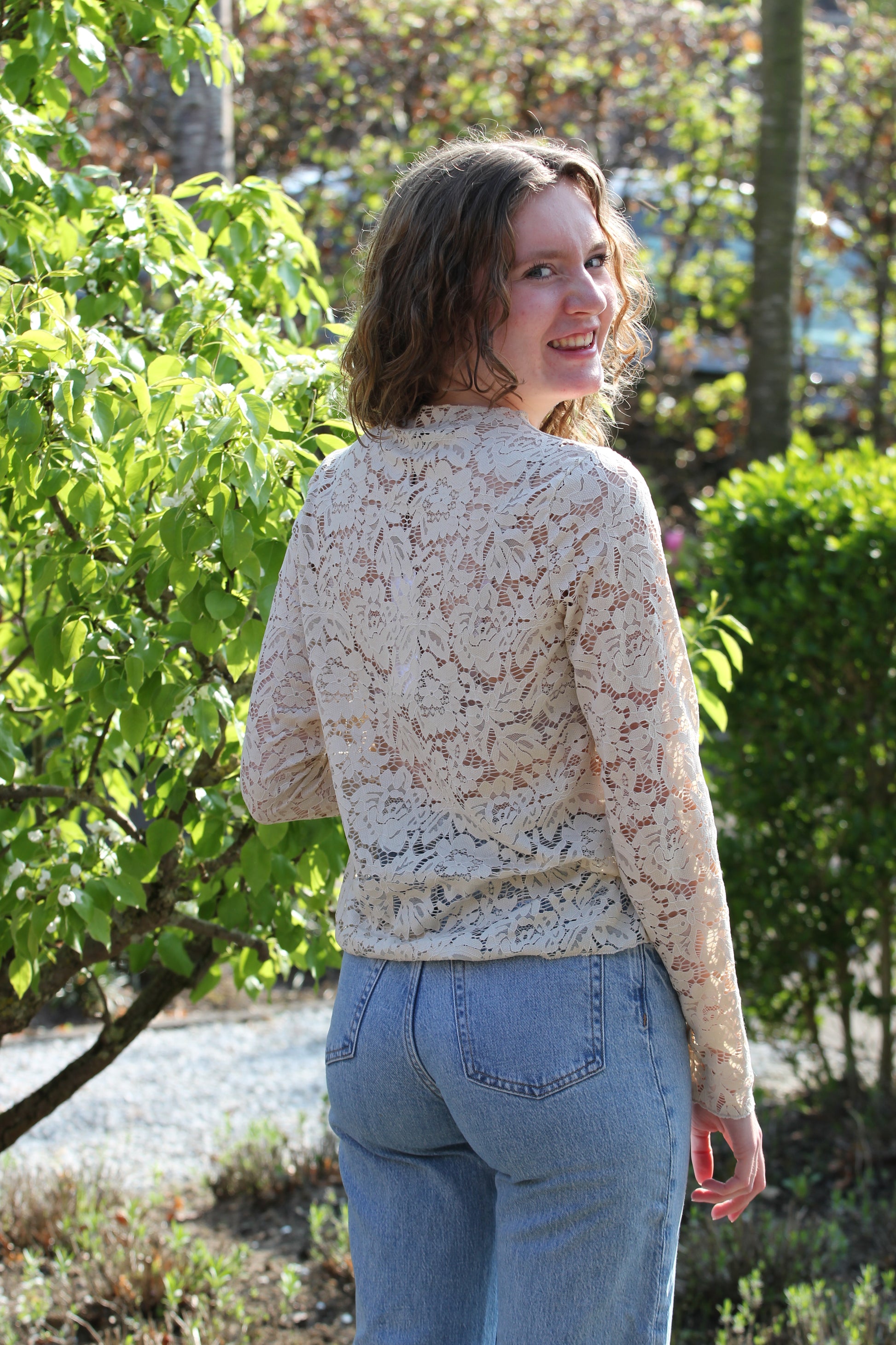 Kanten mesh top Tess | Beige top met lange mouwen en ronde hals - Iristra
