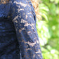 Kanten mesh top Tess | Donkerblauw top met lange mouwen en ronde hals - Iristra