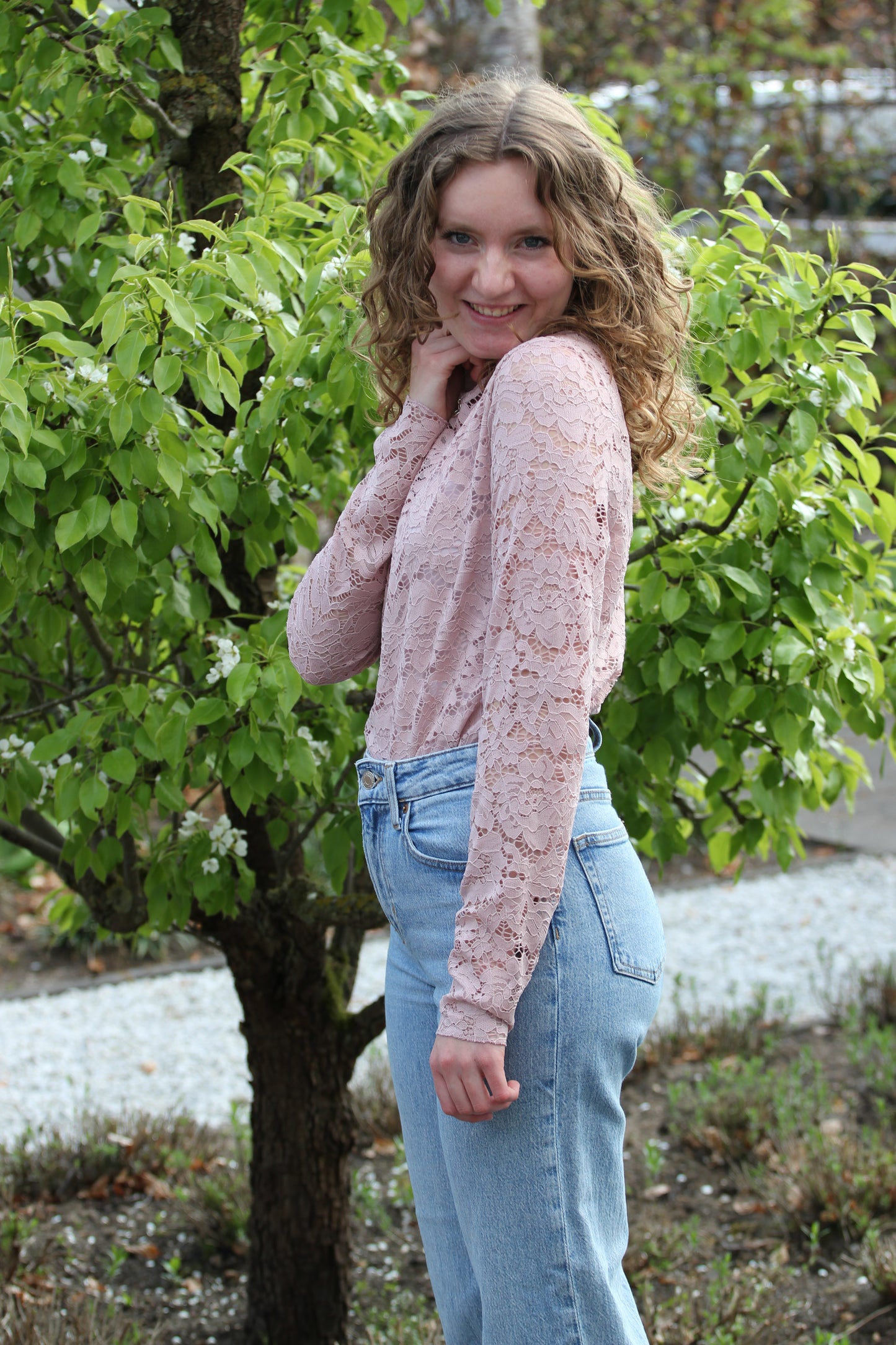 Kanten mesh top met lange mouwen en ronde hals Tess | Lichtroze - Iristra