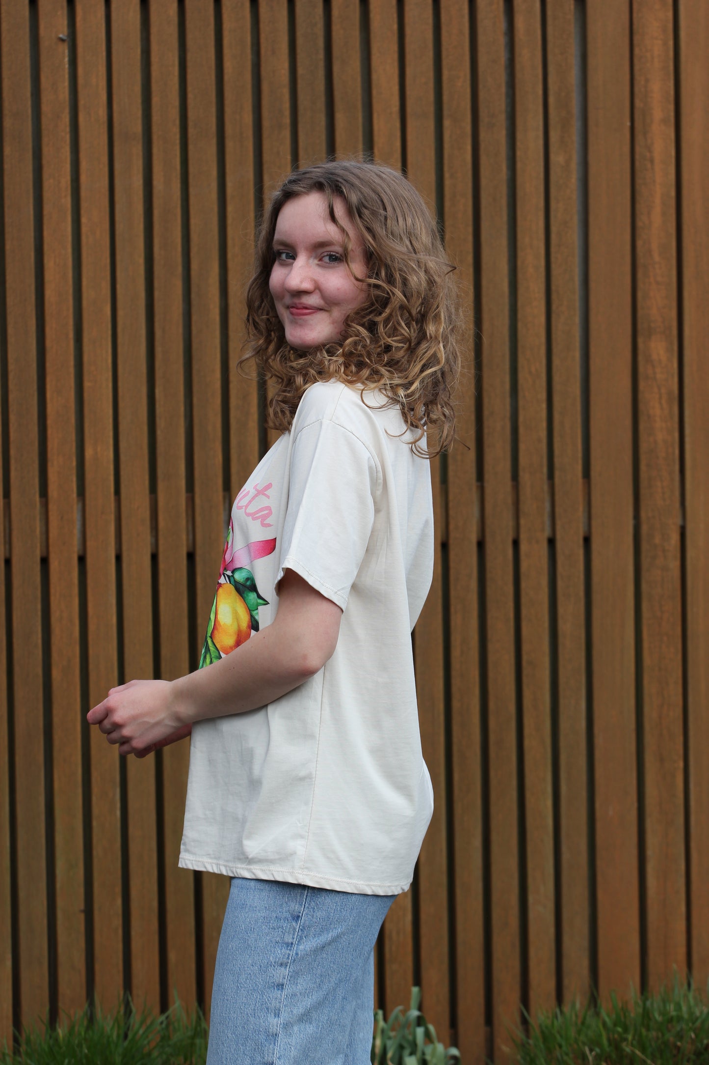 Shirt La dolce vita Sofia | Beige met citroenenprint en roze strik - Iristra