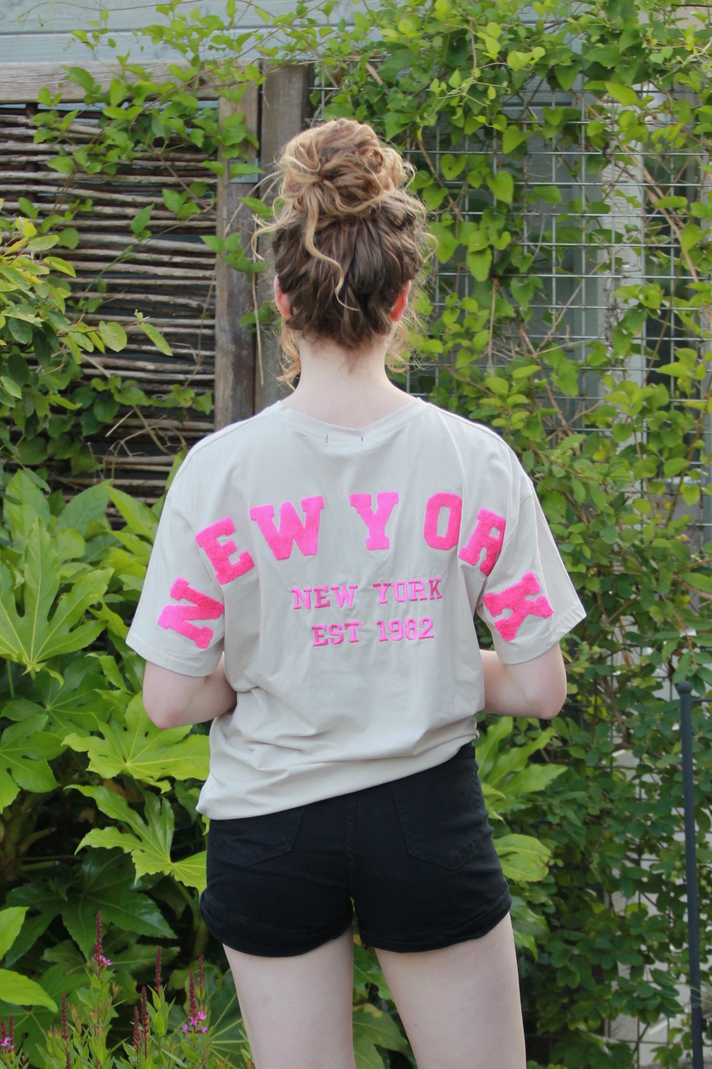 Shirt met Barbie Roze 'NEW YORK' print Julia | Beige